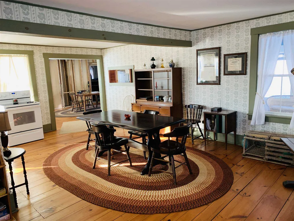 1348 S Hemlock Road Charlestown NH 03603