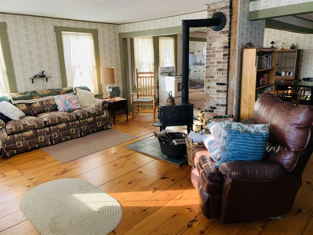 1348 S Hemlock Road Charlestown NH 03603