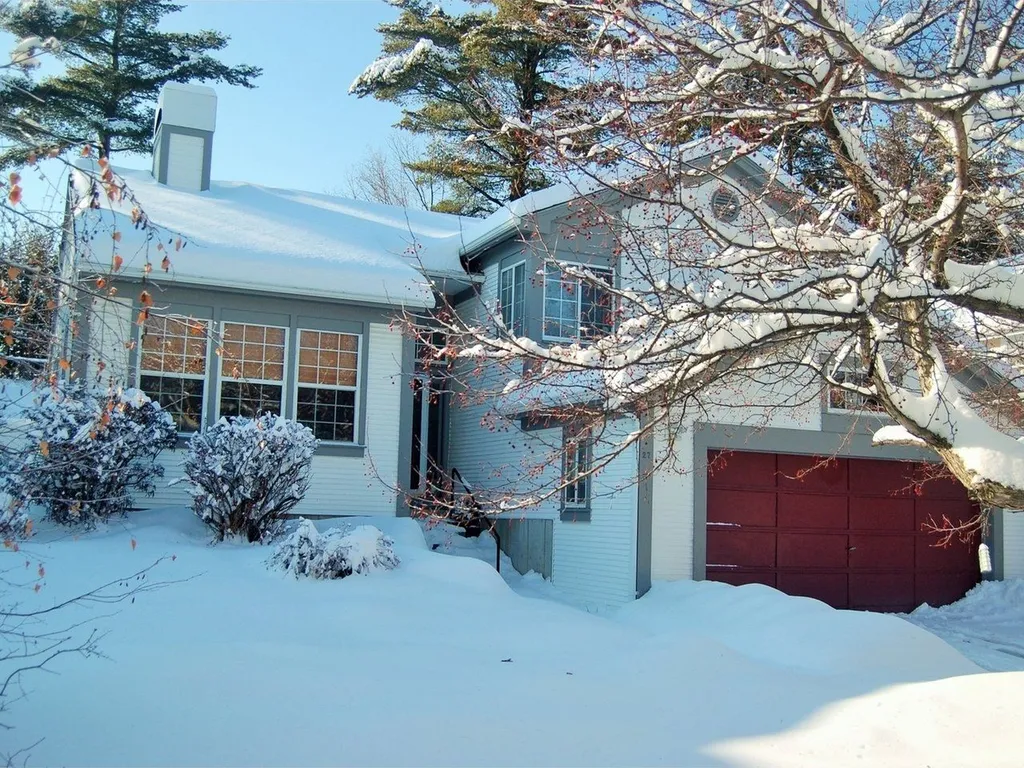 27 Iris Lane South Burlington VT 05403