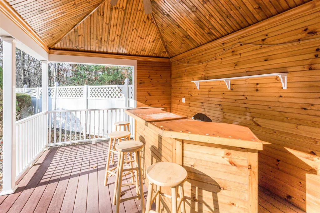 23 Hawthorne Road Windham NH 03087
