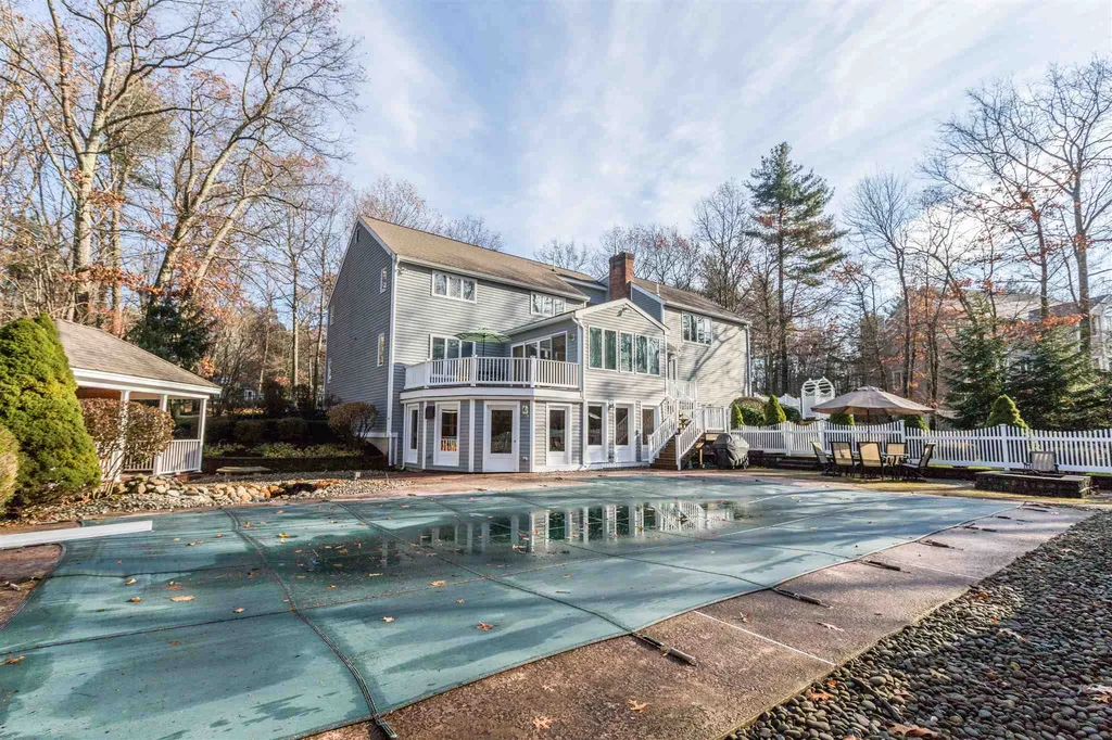 23 Hawthorne Road Windham NH 03087