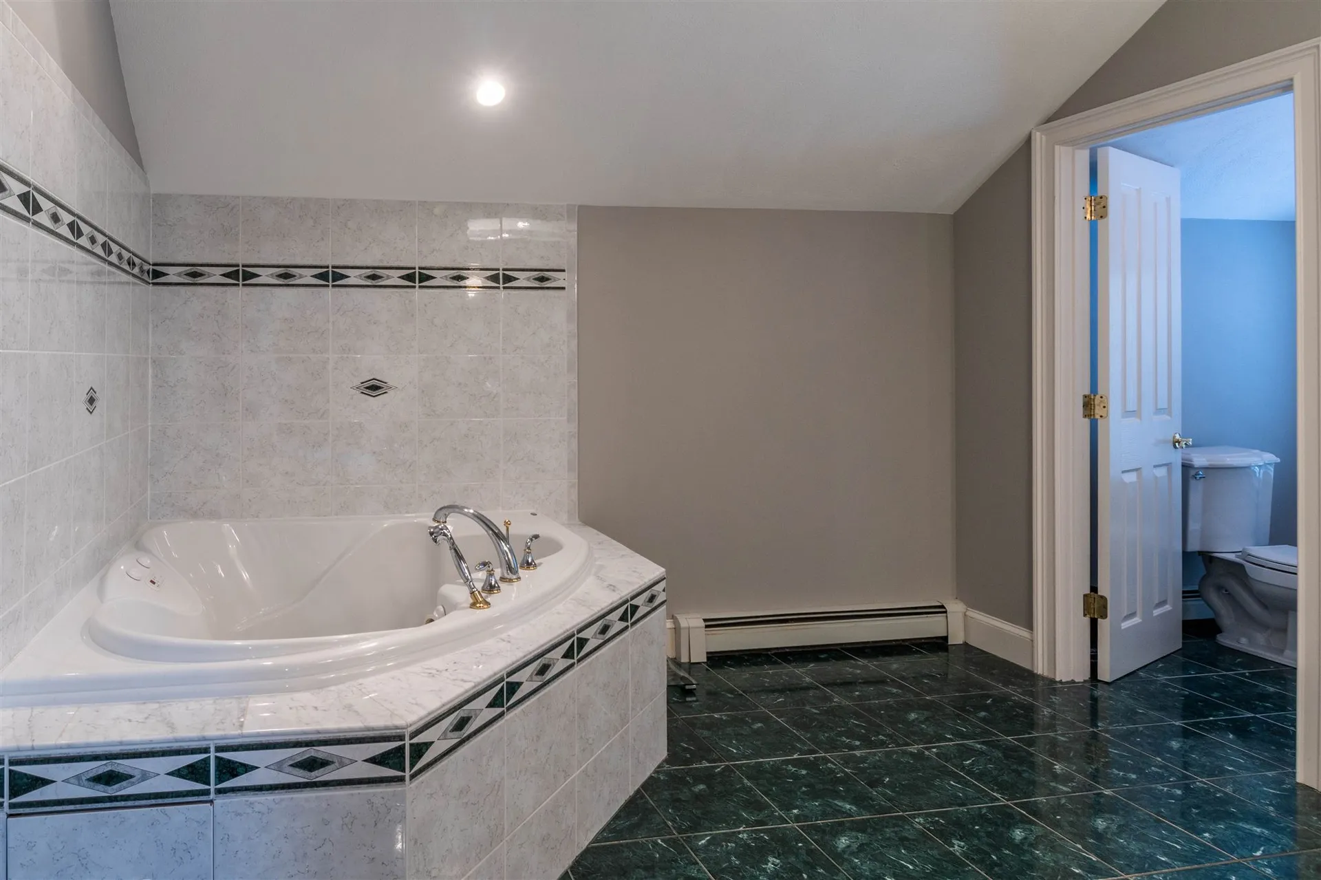 23 Hawthorne Road Windham NH 03087