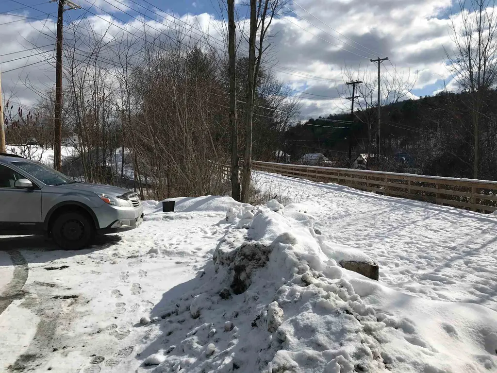 33 T Andrew Street Lebanon NH 03766