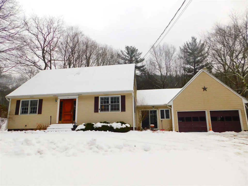 6 Tara Hill Lane Hinsdale NH 03451