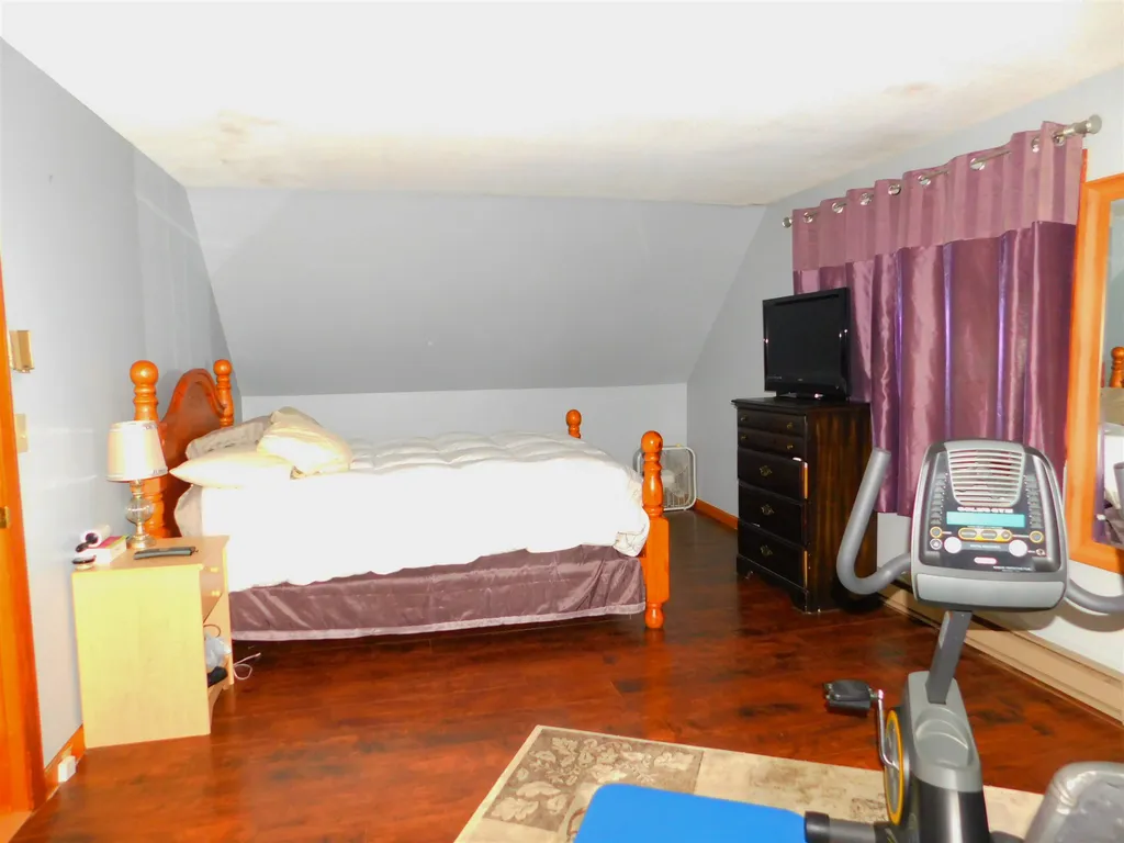 6 Tara Hill Lane Hinsdale NH 03451