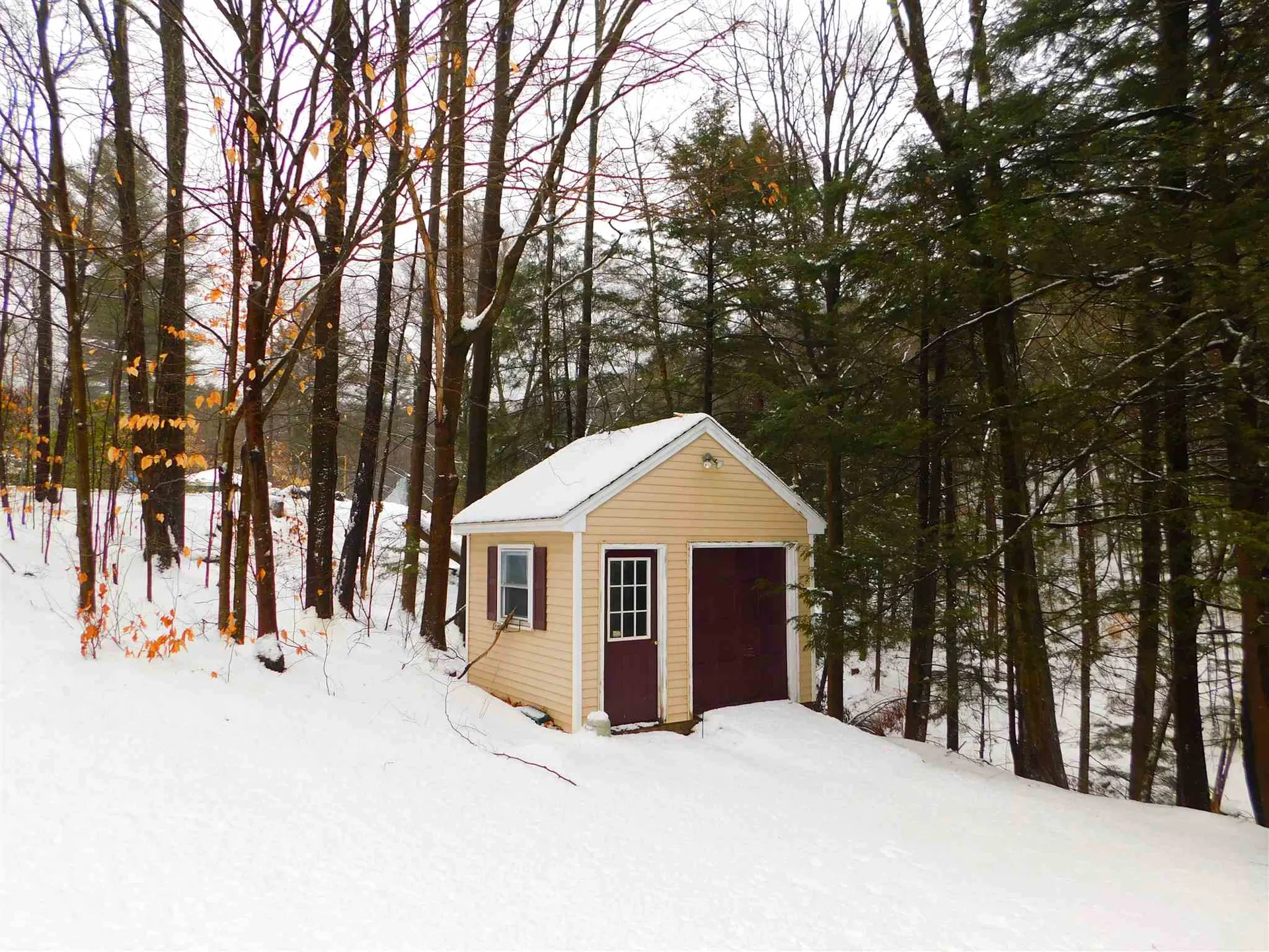 6 Tara Hill Lane Hinsdale NH 03451