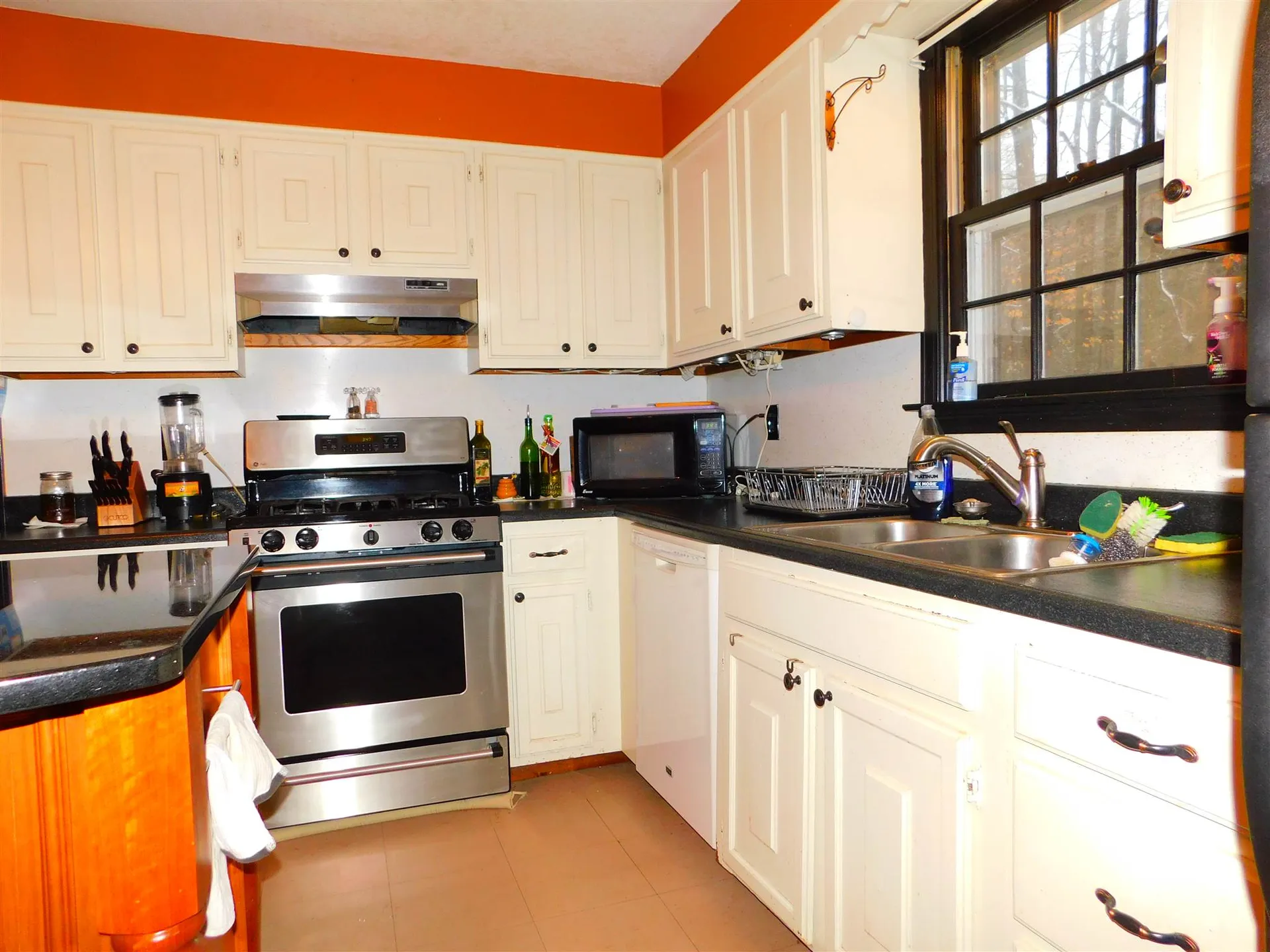 6 Tara Hill Lane Hinsdale NH 03451