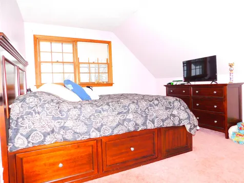 6 Tara Hill Lane Hinsdale NH 03451