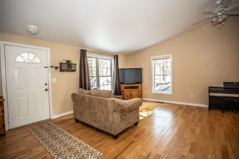 31 Boulder Pass Hillsborough NH 03244