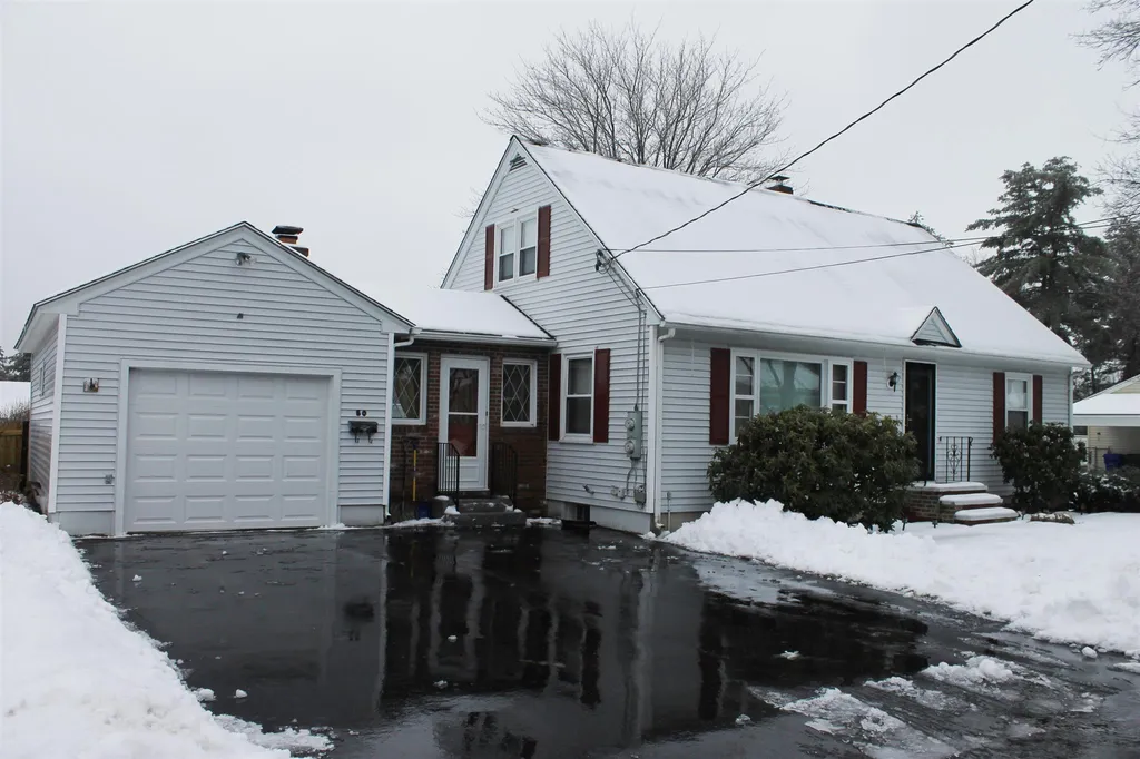 50 Pinedale Street Manchester NH 03102