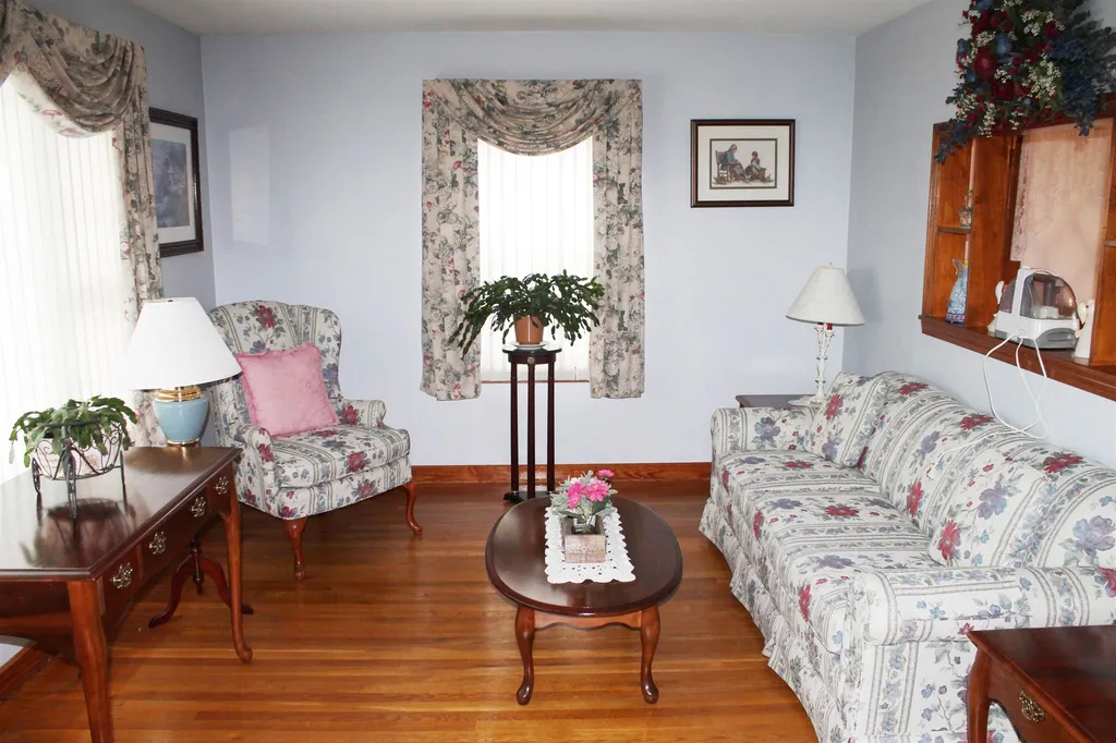 50 Pinedale Street Manchester NH 03102