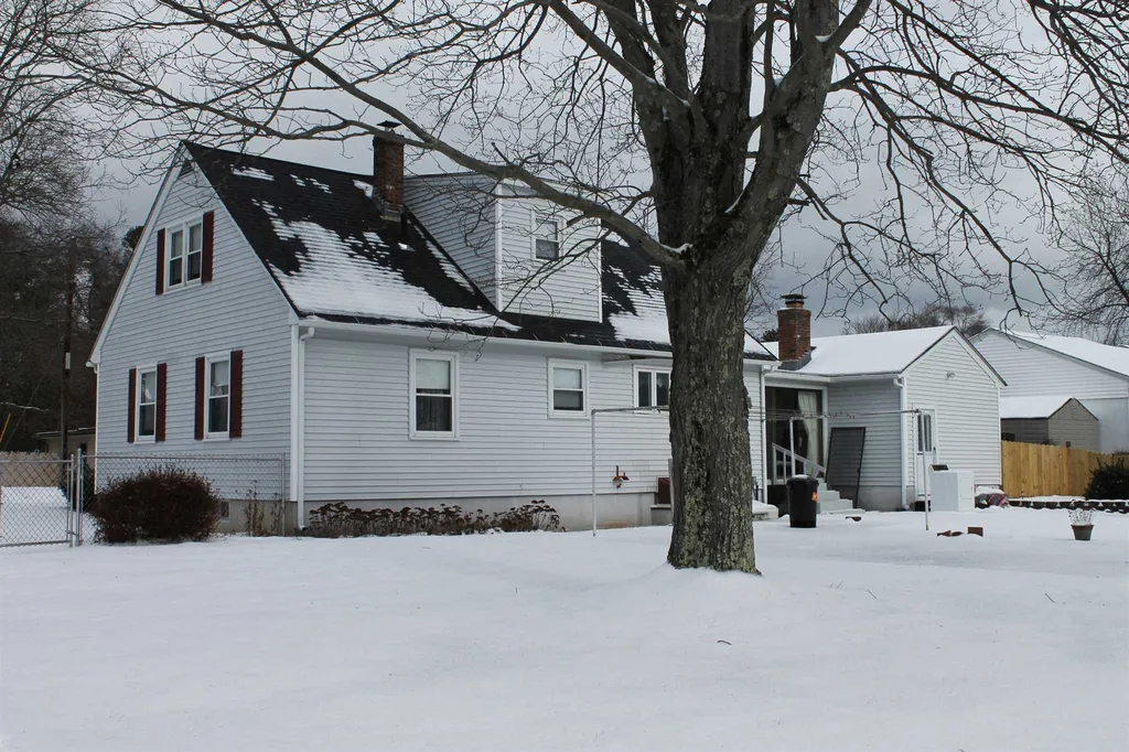 50 Pinedale Street Manchester NH 03102
