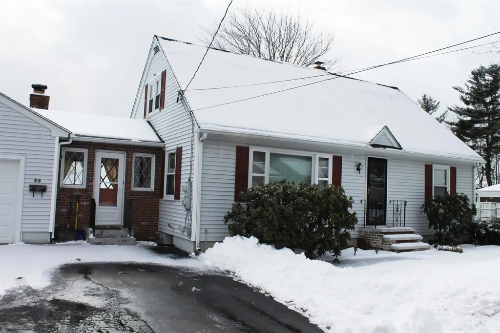 50 Pinedale Street Manchester NH 03102