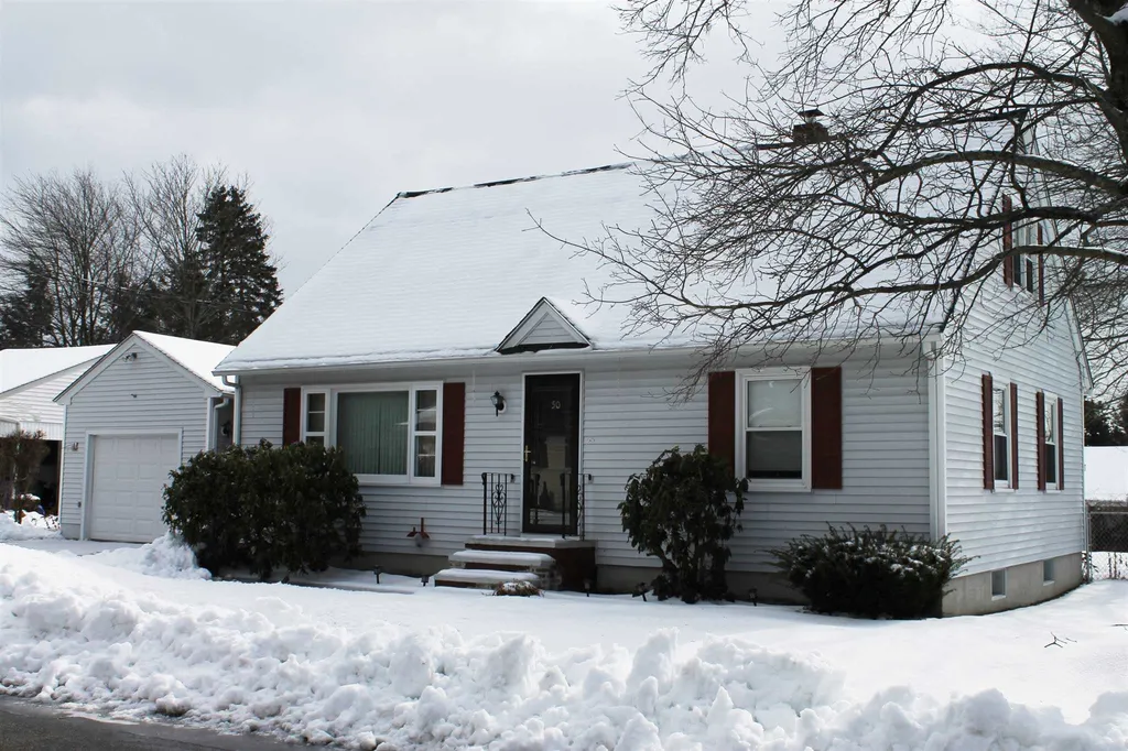 50 Pinedale Street Manchester NH 03102