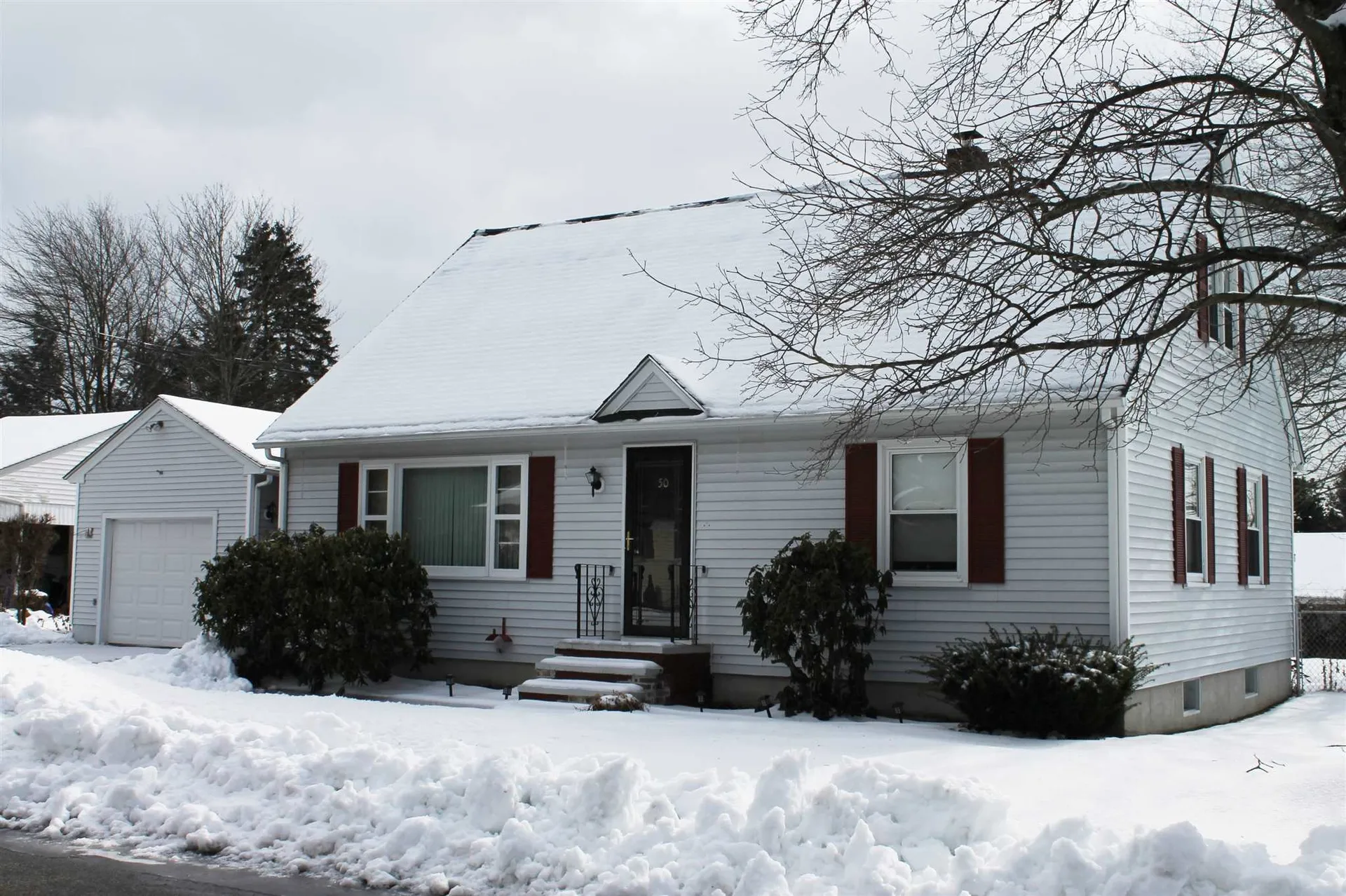 50 Pinedale Street Manchester NH 03102