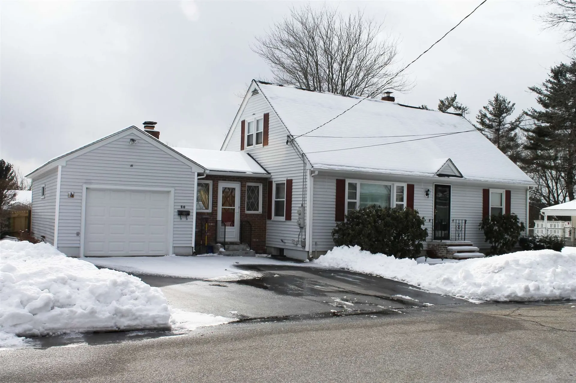 50 Pinedale Street Manchester NH 03102