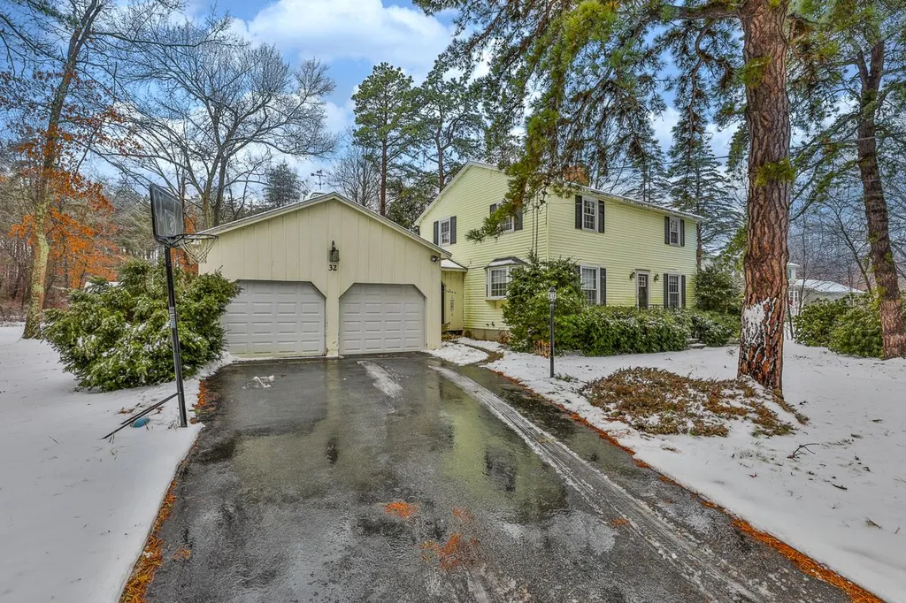 32 Hickory Drive Amherst NH 03031