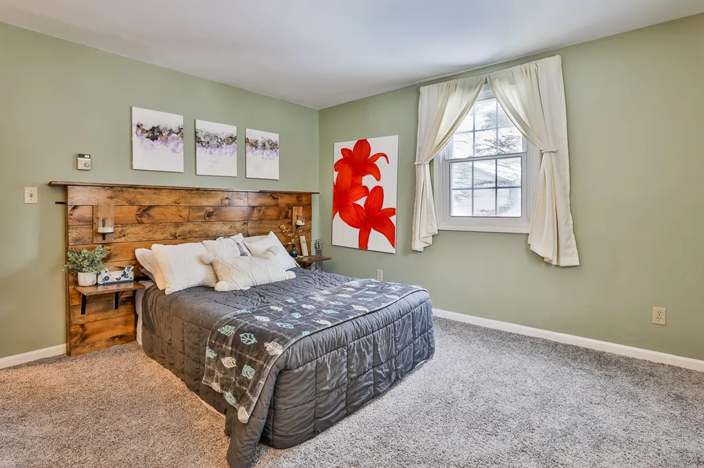 32 Hickory Drive Amherst NH 03031