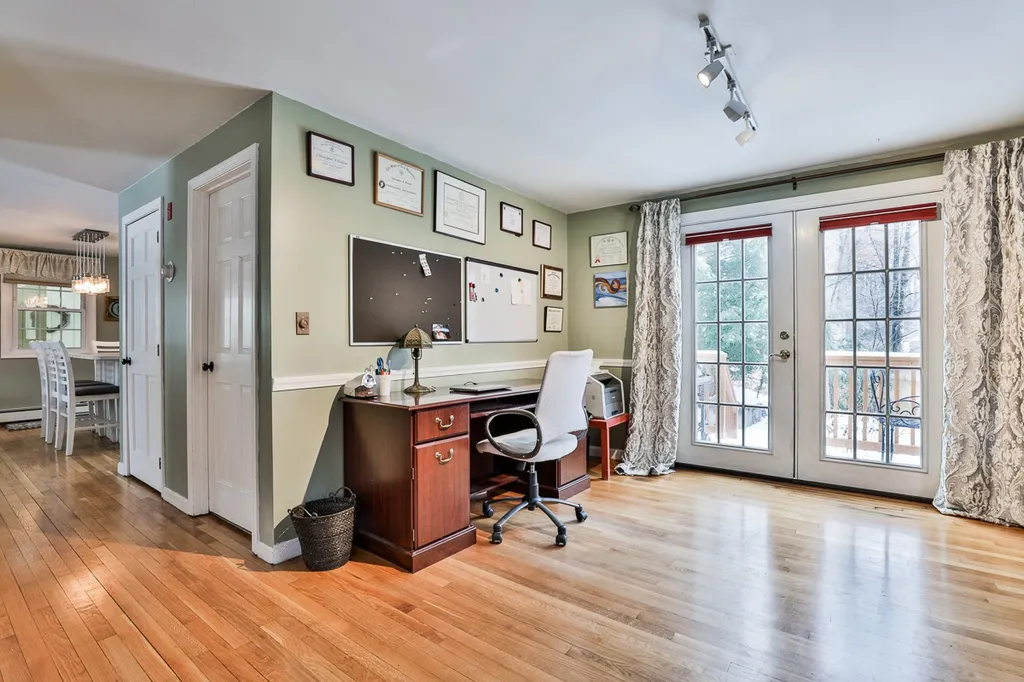 32 Hickory Drive Amherst NH 03031