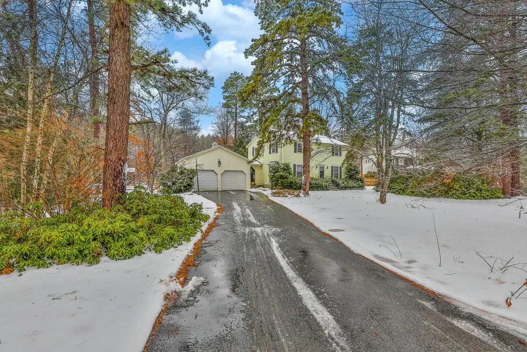 32 Hickory Drive Amherst NH 03031