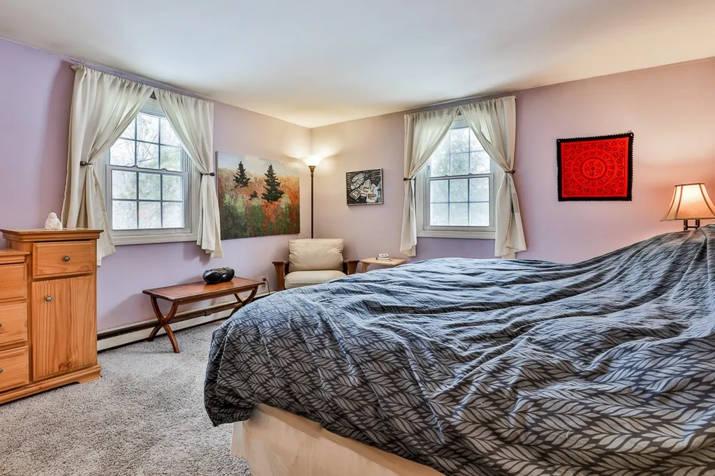 32 Hickory Drive Amherst NH 03031