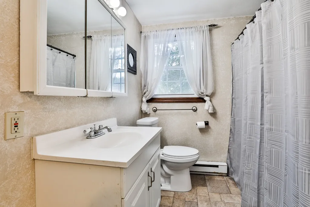 32 Hickory Drive Amherst NH 03031