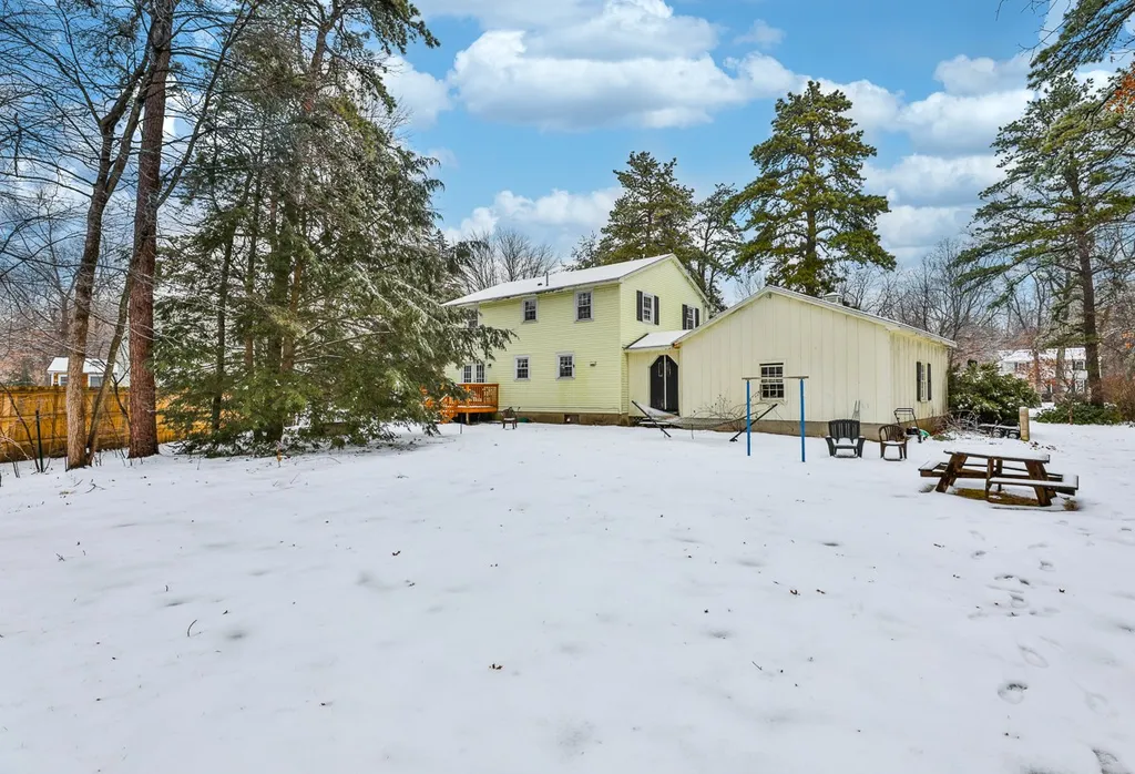 32 Hickory Drive Amherst NH 03031
