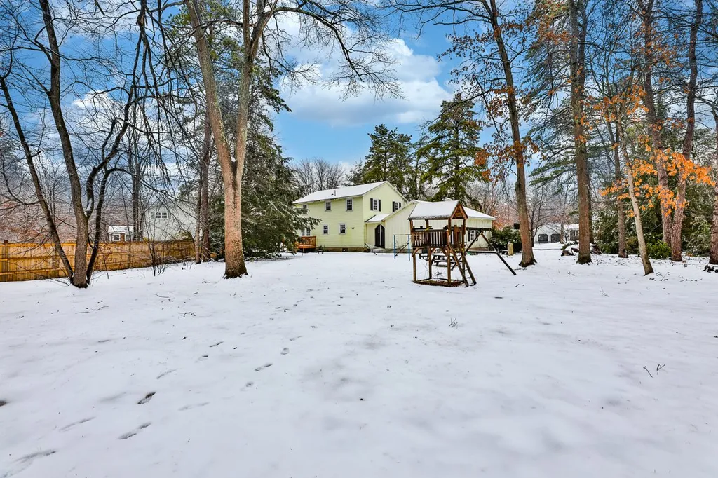 32 Hickory Drive Amherst NH 03031