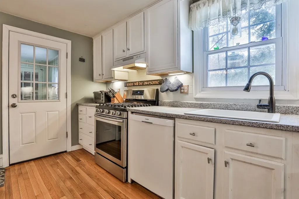 32 Hickory Drive Amherst NH 03031