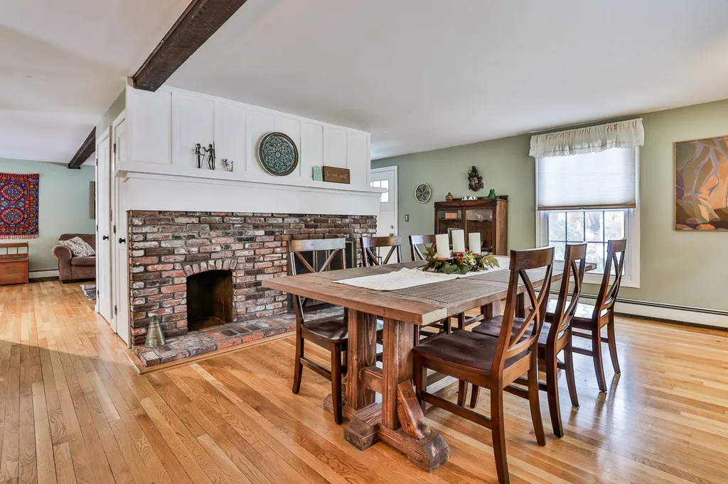 32 Hickory Drive Amherst NH 03031