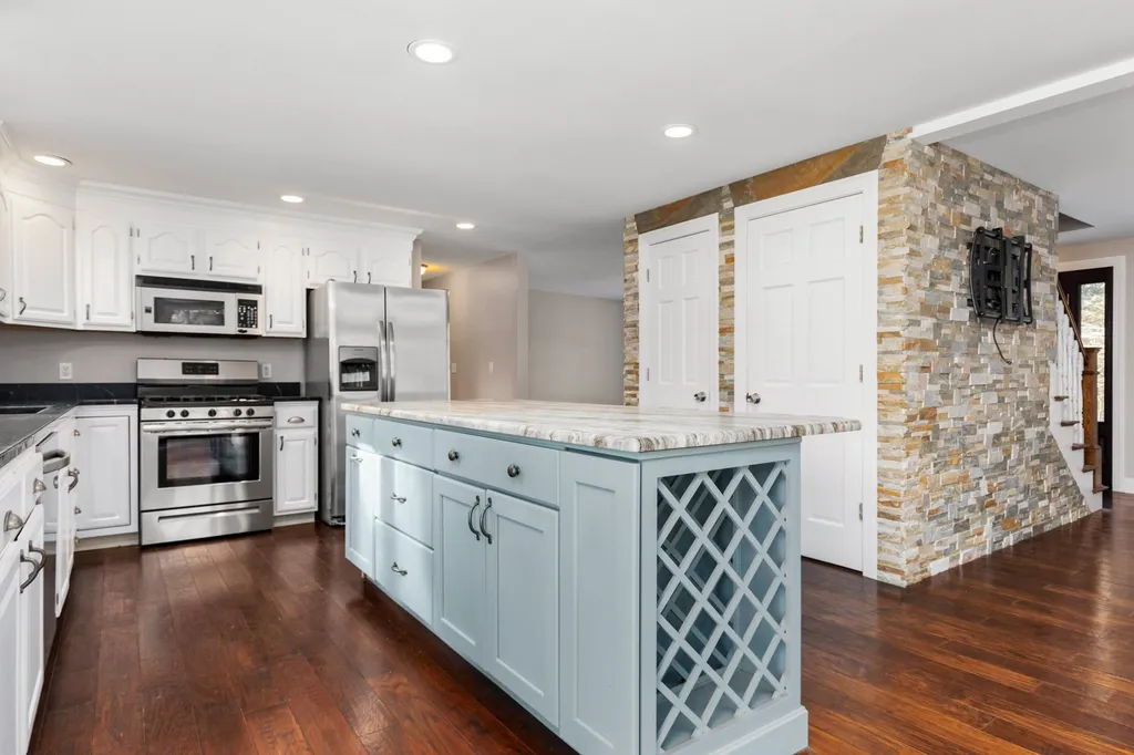 19 Spruce Lane Dover NH 03820