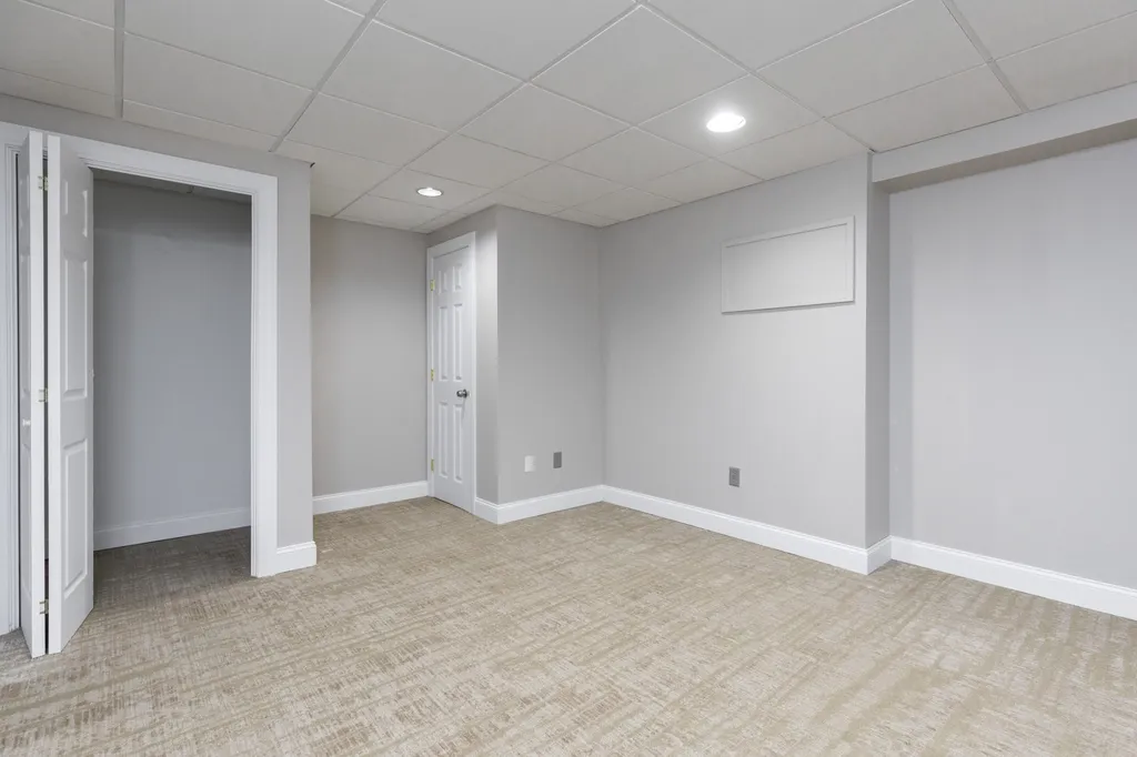 19 Spruce Lane Dover NH 03820