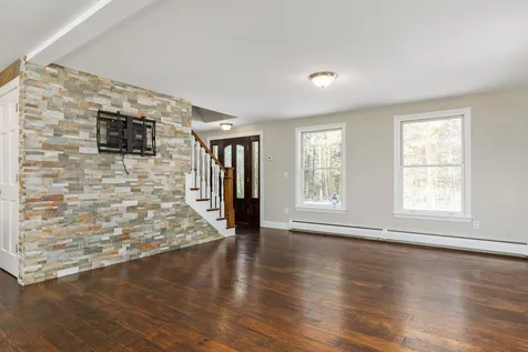 19 Spruce Lane Dover NH 03820