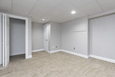 19 Spruce Lane Dover NH 03820