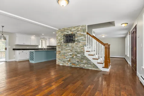 19 Spruce Lane Dover NH 03820