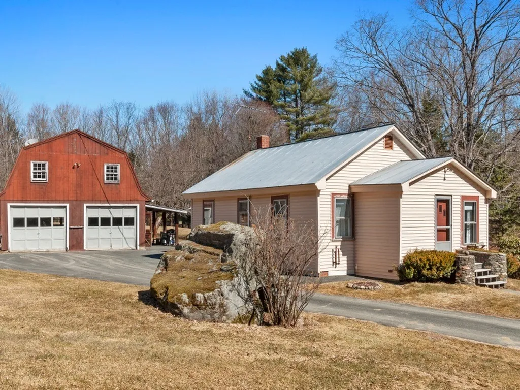 223 Center Of Town Road Plainfield NH 03781