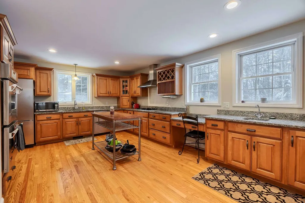 148 Odell Road Sandown NH 03873