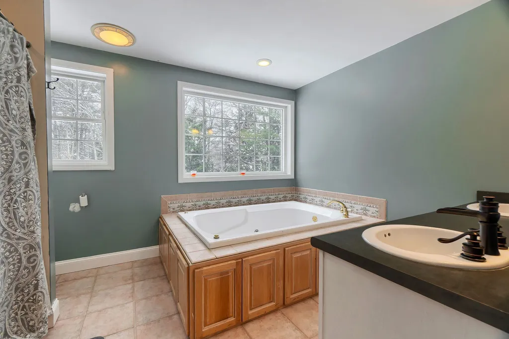 148 Odell Road Sandown NH 03873
