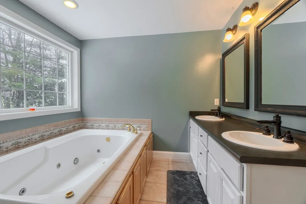 148 Odell Road Sandown NH 03873