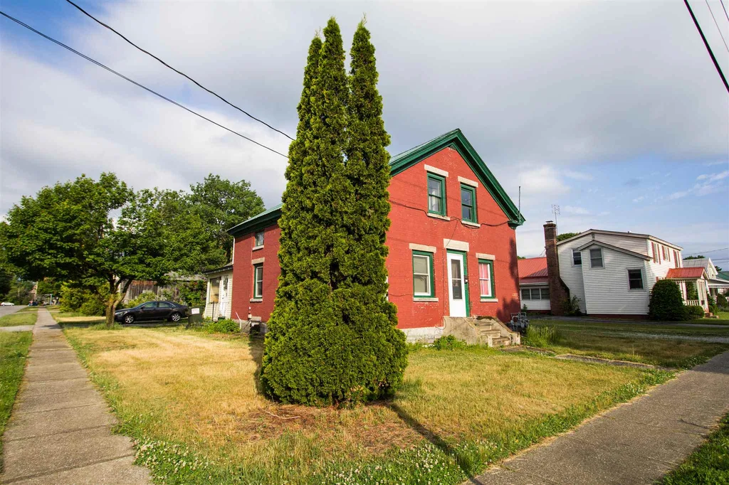 28 Greenwich Street Swanton VT 05488
