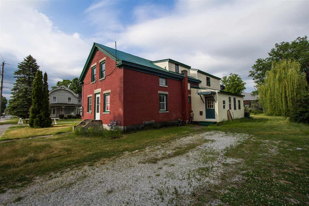 28 Greenwich Street Swanton VT 05488