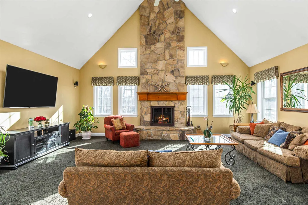 123 Perkins Road Madbury NH 03823