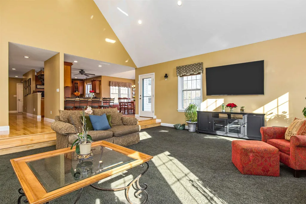 123 Perkins Road Madbury NH 03823