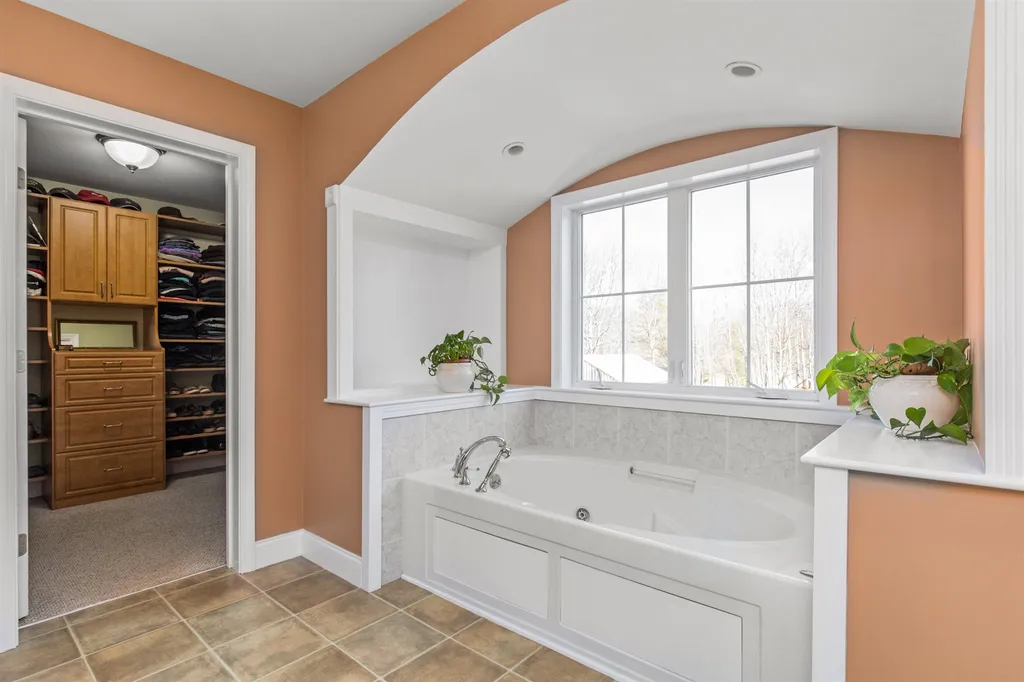 123 Perkins Road Madbury NH 03823