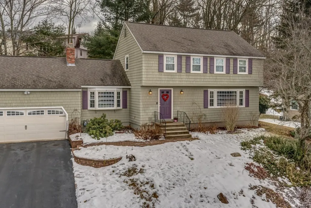 34 Pinehurst Avenue Nashua NH 03062