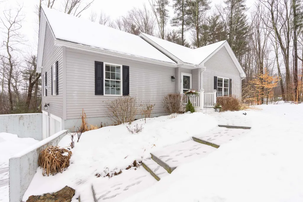 12 Ebony Drive Rochester NH 03867
