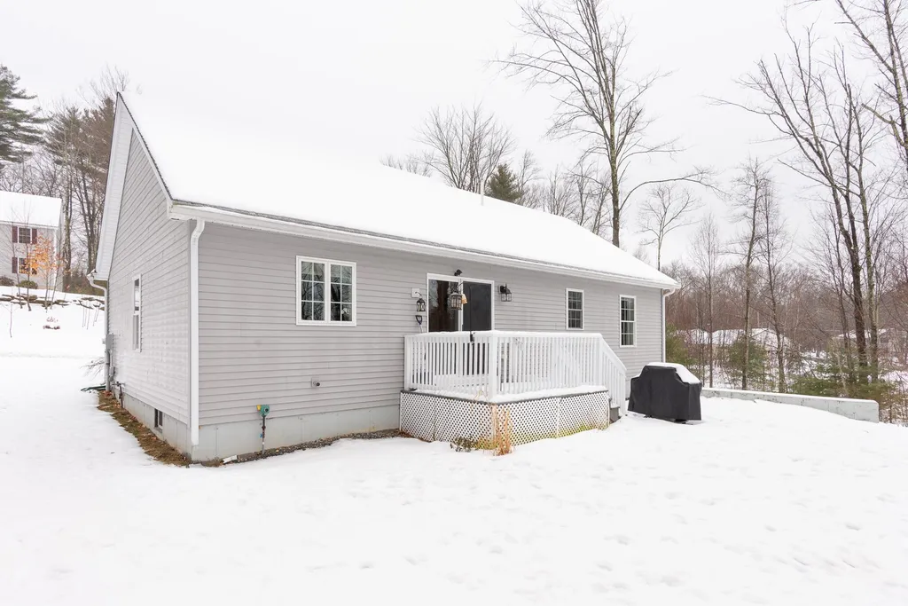 12 Ebony Drive Rochester NH 03867