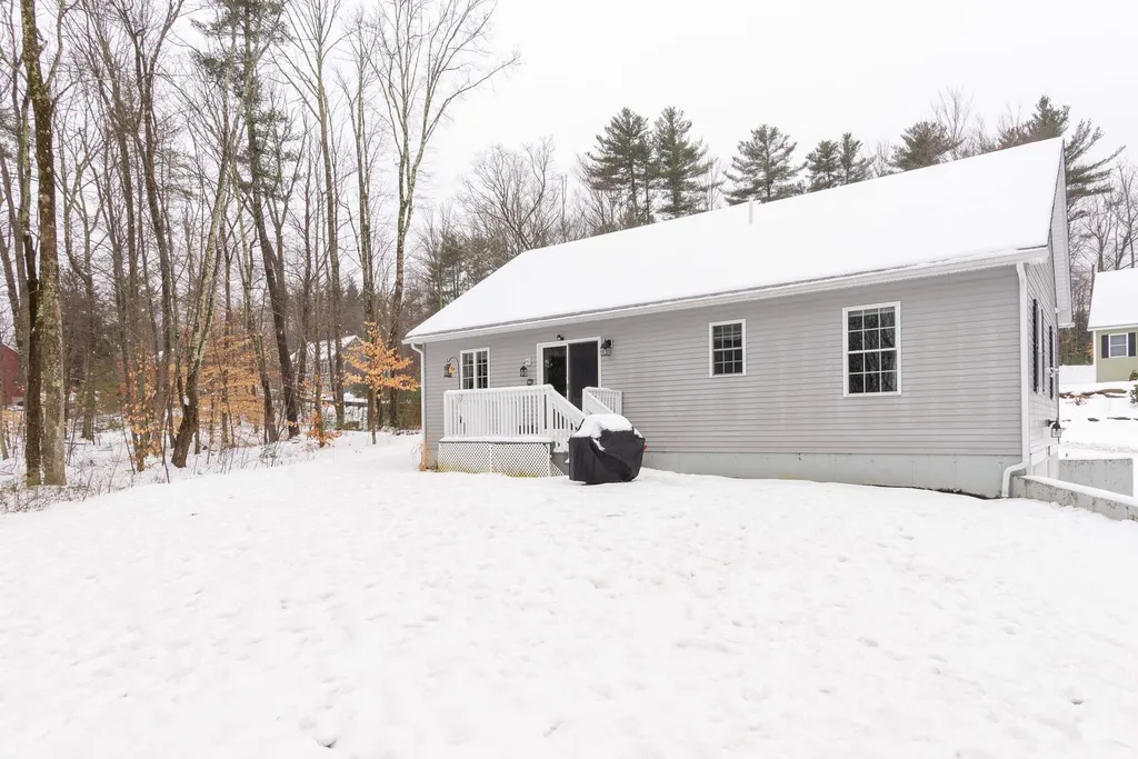 12 Ebony Drive Rochester NH 03867