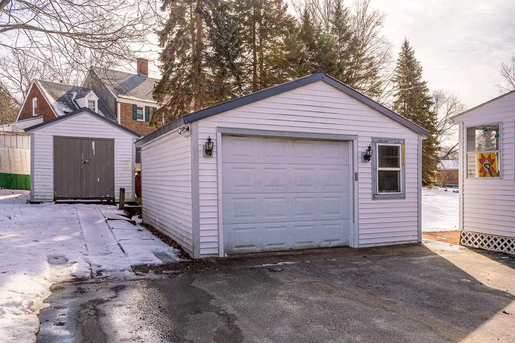 29 Cedar Street Newmarket NH 03857