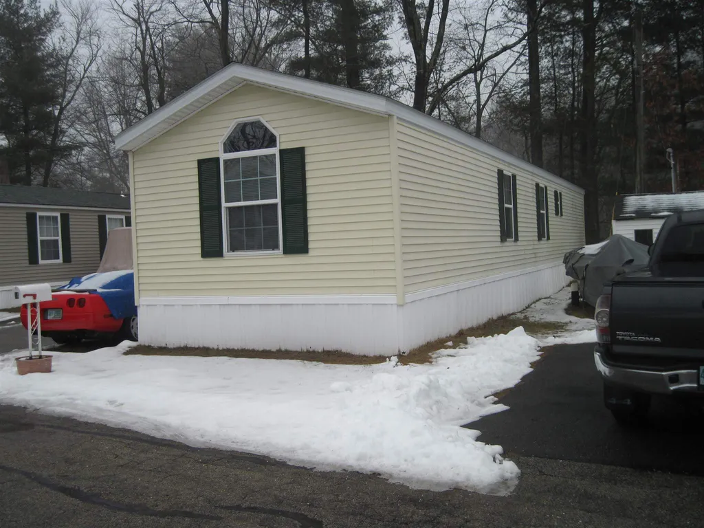14 Horseshoe Drive Litchfield NH 03052